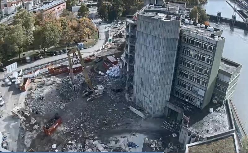 Abbruchvideo zum Altbau des Landratsamtes auf Youtube