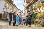 Touristen bei einer Stadtbesichtigung